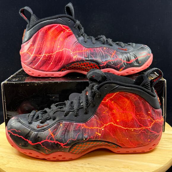 Size 9.5 Nike Air Foamposite One Stranger Things Men’s Black IR7336-001 New main image 6
